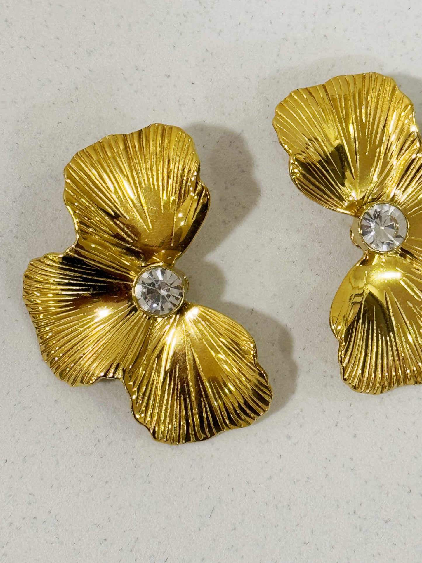 Orecchino “Mezzo Fiore”