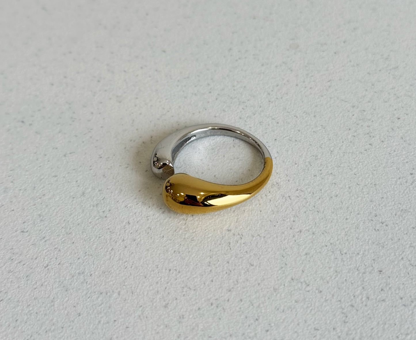 Anello goccia bicolor