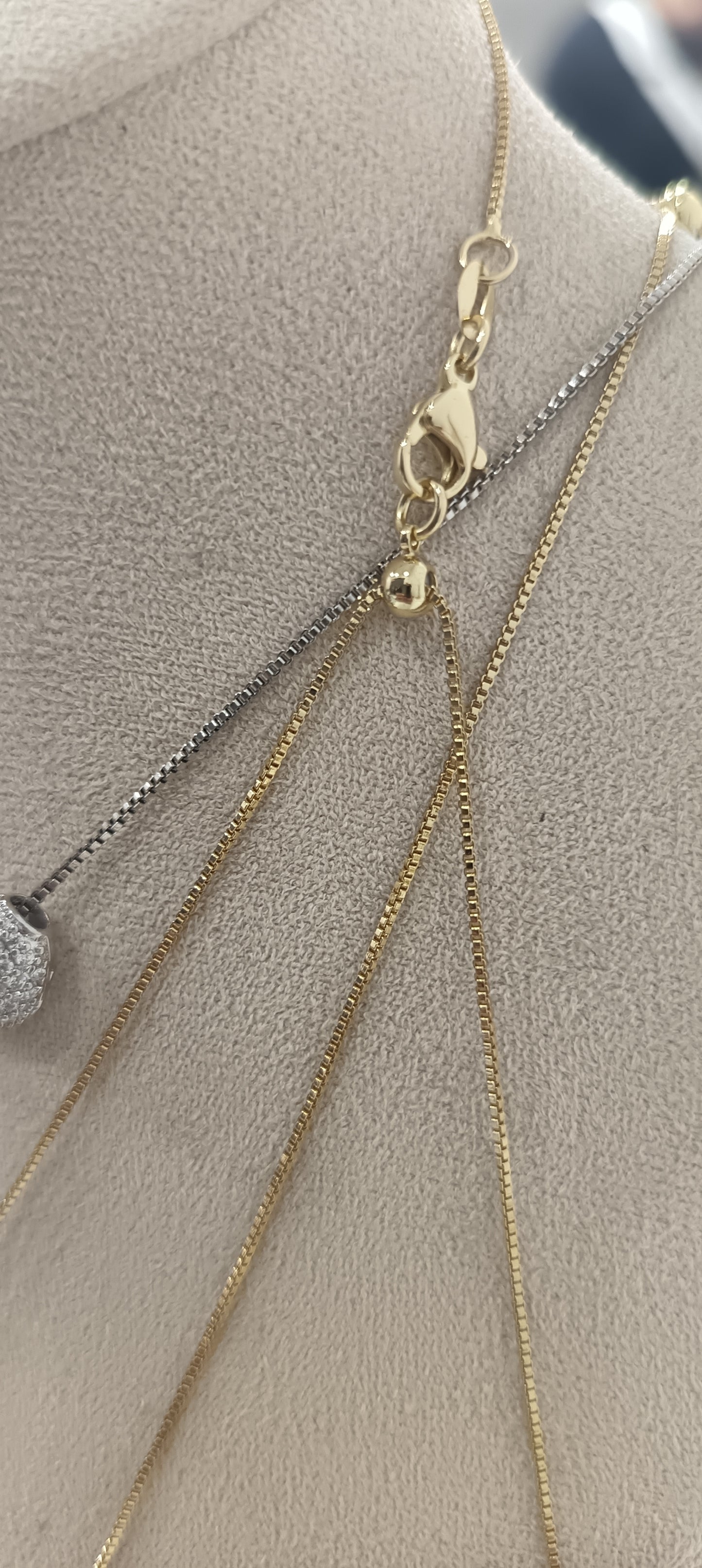 Collana piccola iniziale