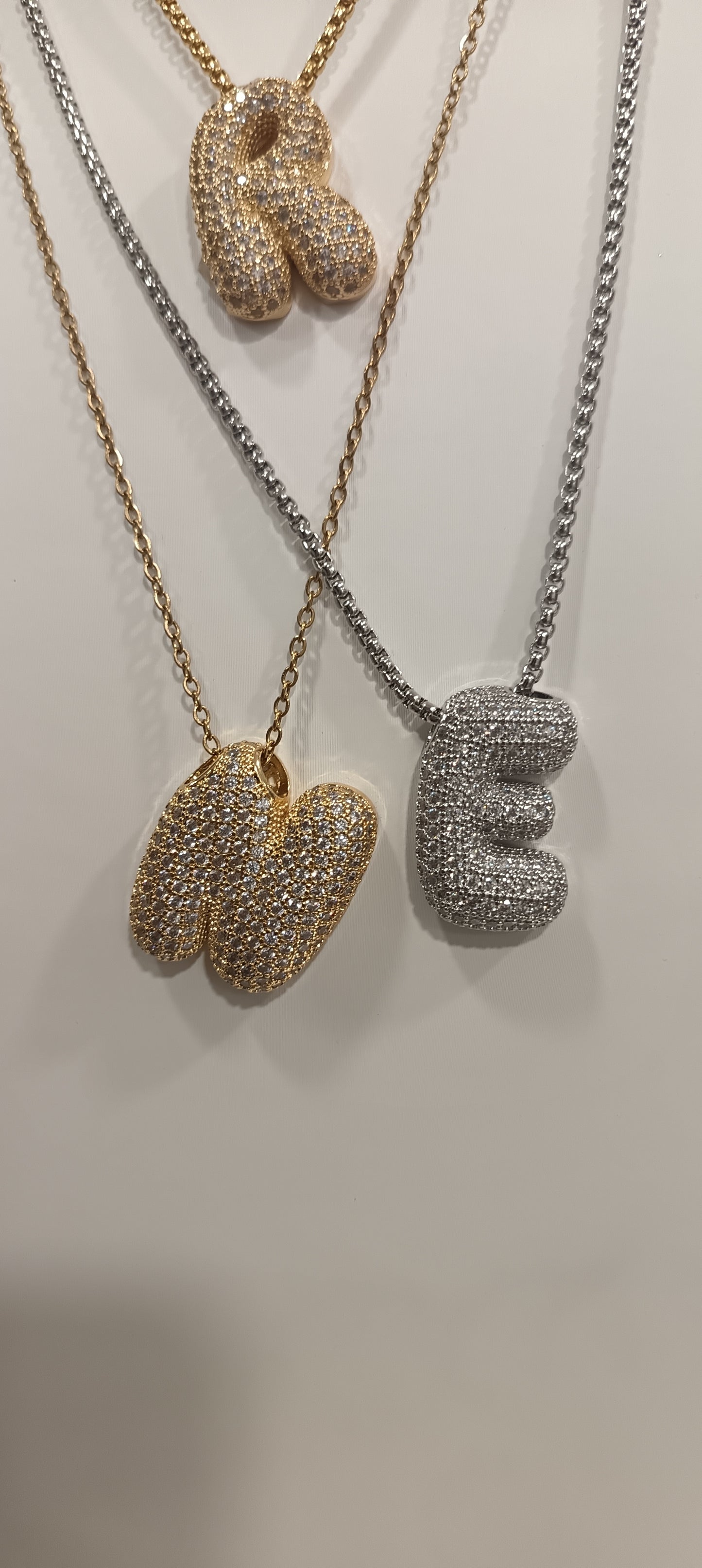 Collana lettera big iniziale